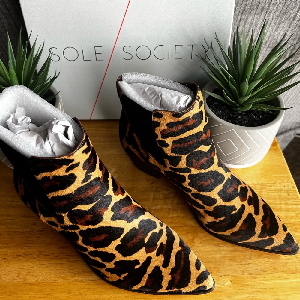 *New Never Worn- Sole Society Lilianna Women’s Leopard Print Booties- Size 9.5